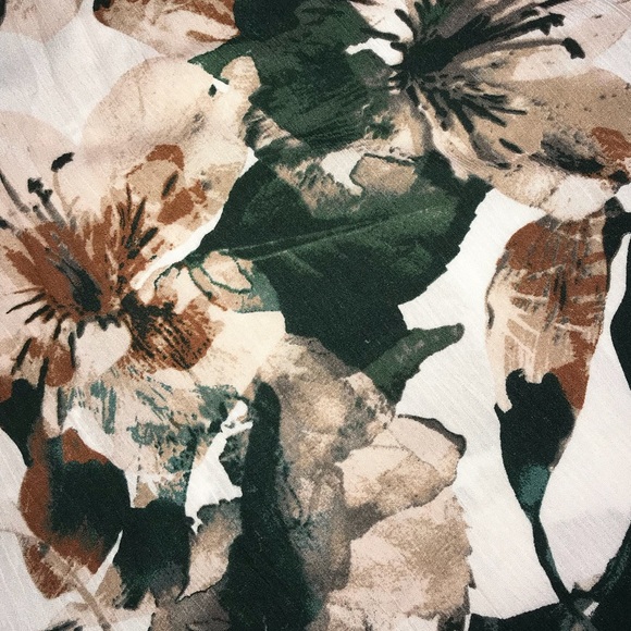 🆕🍂 Beautiful Tropical  Halter Maxi - Picture 3 of 7